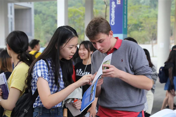成都翻譯公司專業(yè)翻譯人員