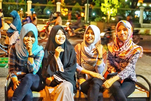 成都專業(yè)的翻譯公司(機(jī)械翻譯和人工翻譯那種好)